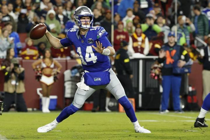 Deadspin | Seahawks blow out Commanders, who lose Jayden Daniels (arm) again