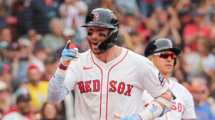 Trevor Story decides to stay with Red Sox, won’t opt out of contract