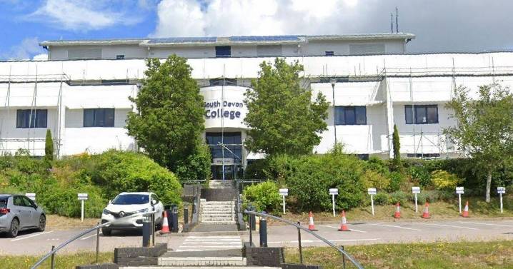 Outbreak of Victorian condition sees five schools close as 19 cases confirmed