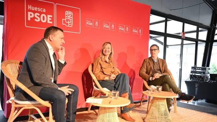 El Gobierno se burla de la manifestación del PP: "Cada vez van eligiendo escenarios más pequeñicos"