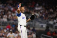 Braves solidify bullpen, re-sign closer Raisel Iglesias to one