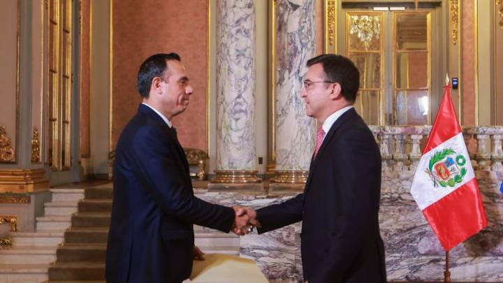 Presidente Jerí recibe cartas credenciales de embajadores de Finlandia, Paraguay y Uruguay