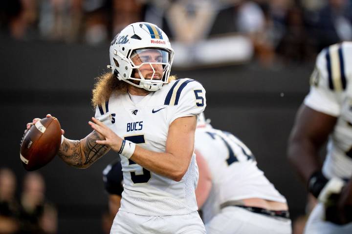 3000-YD FCS QB To Hit Transfer Portal, Had Offer From USF Football