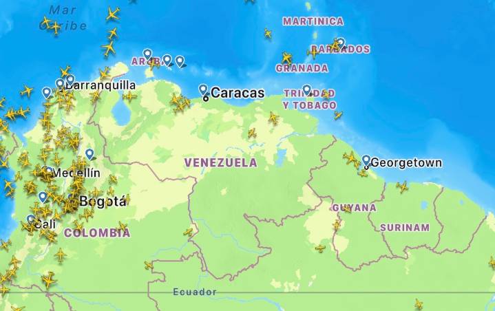 Estados Unidos mantiene cerrado el espacio aéreo venezolano mientras escala tensión militar en el Caribe