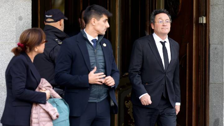 El periodista que reveló el correo del novio de Ayuso exculpa al fiscal