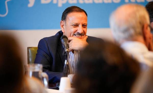 Con recursos locales, Quintela resiste el recorte y sostiene su esquema estatal