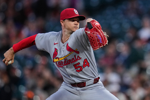 Red Sox acquire right-hander Sonny Gray from the Cardinals, AP source says