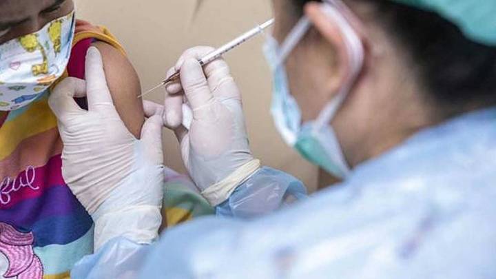 Llaman a neolaredenses a vacunarse para prevenir enfermedades