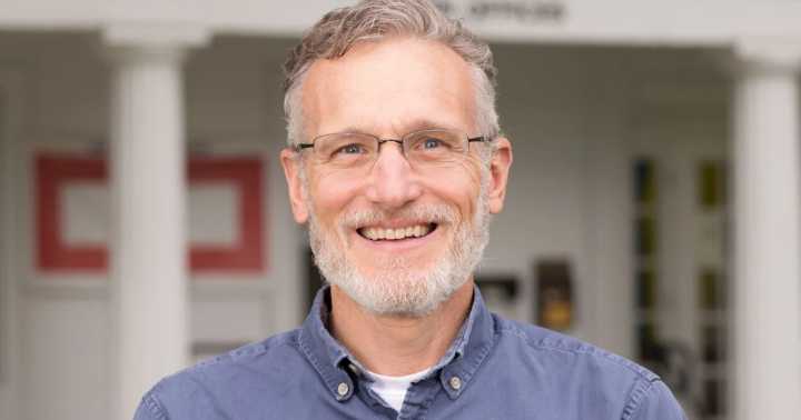 Board OK's 3-year contract for Monks as town manager