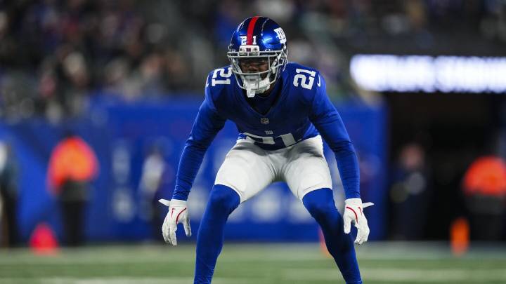 Giants lose CB Paulson Adebo in pregame, but lead Packers 7