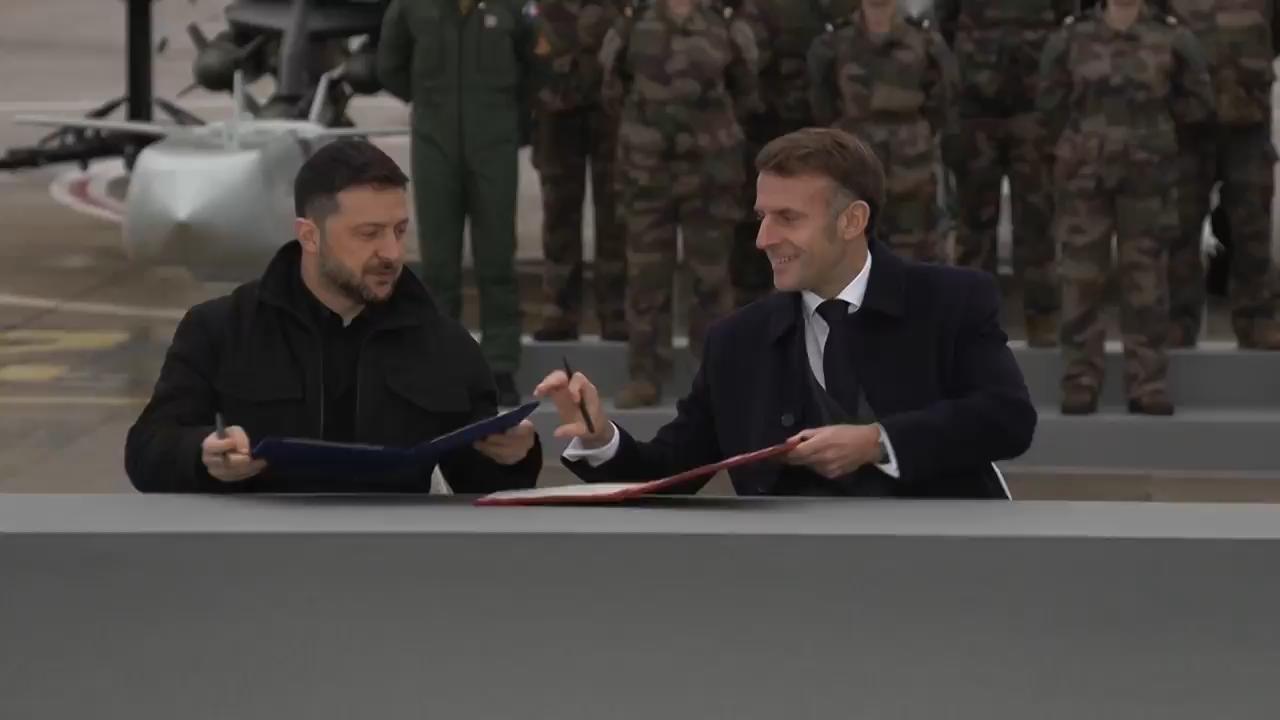 Ukraine signs a letter of intent to buy up to 100 Rafale warplanes from France