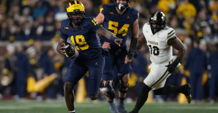Growing pains continue for Bryce Underwood, Michigan Football’s offense