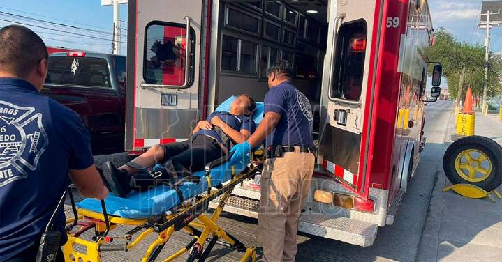 Mujer acaba herida tras impresionante accidente en Nuevo Laredo