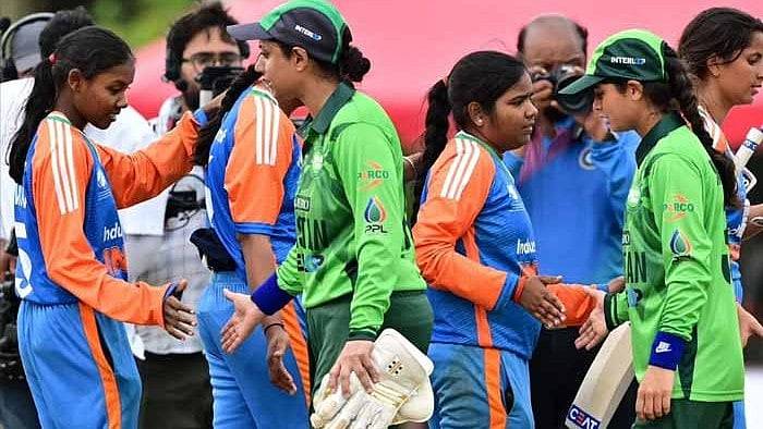 Blind India Women's Team Shun Rivalry For Spirit Of Cricket, Shake Hands With Pakistan in Blind Women's World Cup; Video