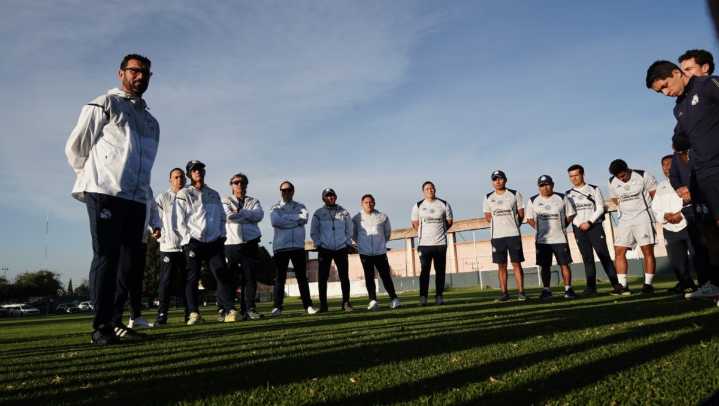 Club Puebla construye un equipo aguerrido y comprometido con afición: Espigares