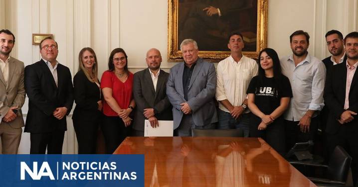 UBA y Flybondi firman acuerdo con descuentos en vuelos y premios a estudiantes
