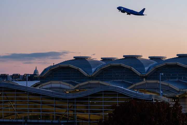 FAA says flight cuts will stay at 6% because more air traffic controllers are coming to work