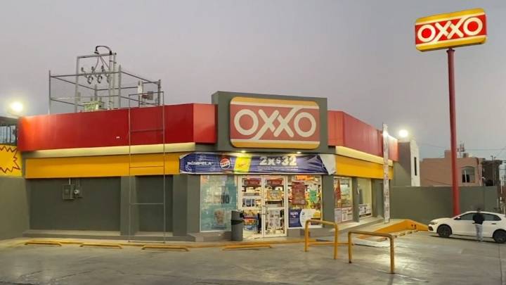 Banda de ladrones destrozan y saquean tienda de conveniencia en colonia Zaragoza