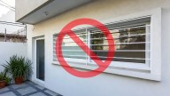 Las ventanas con rejas ya no se usan en el frente de casa: la tendencia que las reemplaza por estética