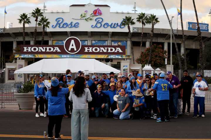 Swanson: One last tailgate for UCLA fans at Rose Bowl?