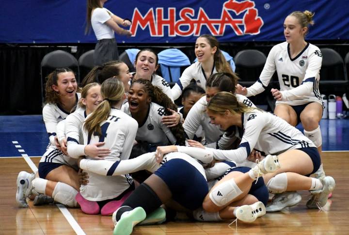 Country Day stays composed, rallies to beat GR Christian in D2 semifinal