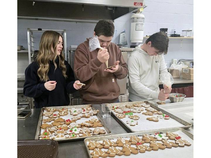 Holiday spiriting shining at Kirkland Lake's ESCEN