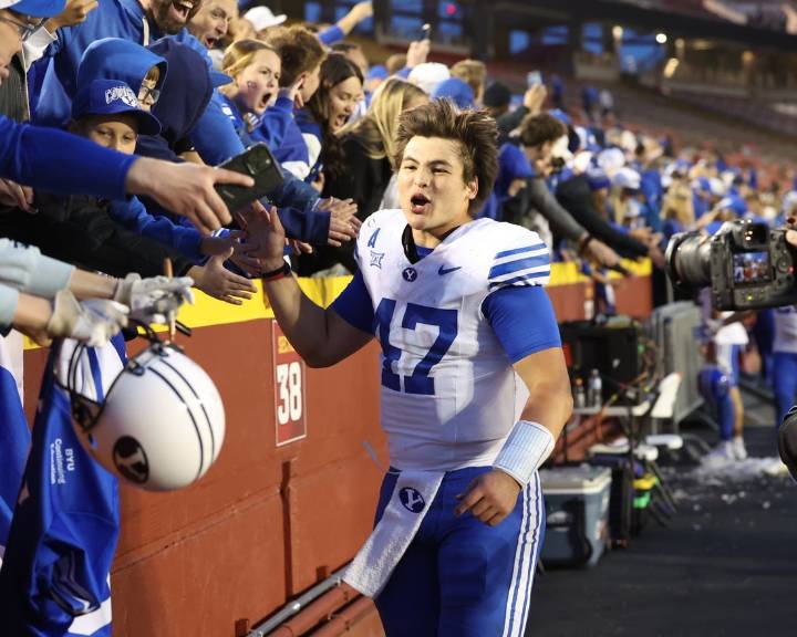 Deadspin | BYU to No. 8, Notre Dame back in top 10 of AP poll