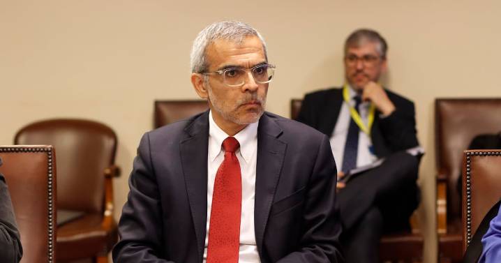 Cordero responde a declaraciones de Kast y gobernador de Arica por situación en frontera con Perú