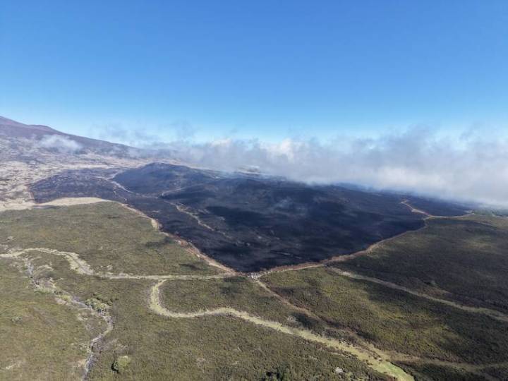 Mana Road fire remains ‘stubborn’ despite recent rain