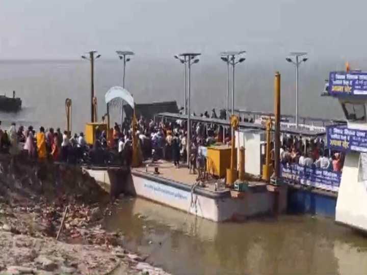 Bihar: Locals in Danapur use boats to reach polling stations