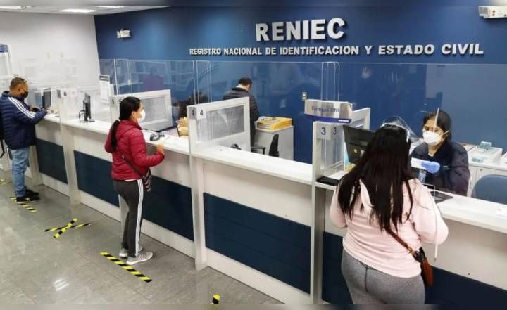 Reniec entrega DNI gratis a ciudadanos en Perú que cumplan con este requisito durante todo el 2025: pueden solicitarlo en oficinas y agencias