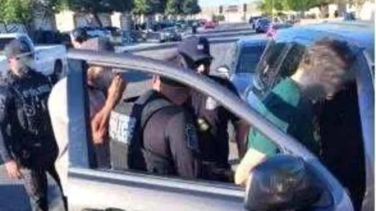 Capturan a traficantes de personas en el desierto de Arizona