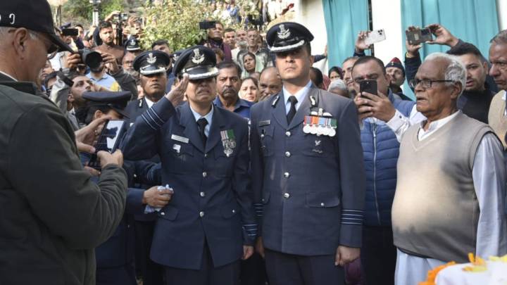 Tejas crash victim Wing Commander Namansh Syal cremated with full military honours
