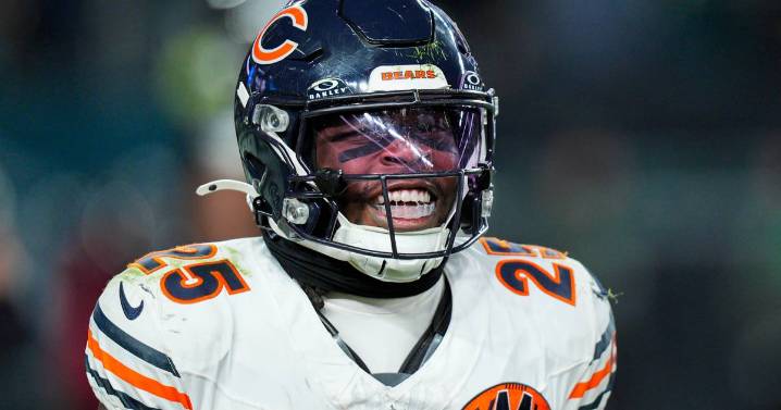 Photos: Bears move to 9-3 with Black Friday win over Eagles – Shaw Local