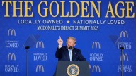Trump se presenta como "el primer excocinero de McDonald's en convertirse en presidente" de EE.UU.