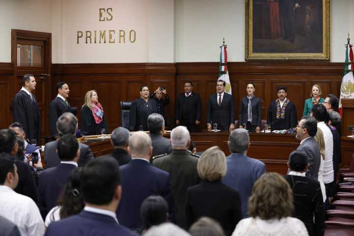 Sheinbaum rechaza propuestas de ministros de romper principio de 'cosa juzgada'; reitera que no legislan