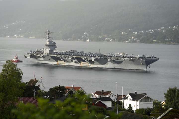 El País | El mayor portaaviones estadounidense llega a aguas del Caribe y eleva la tensión con Venezuela