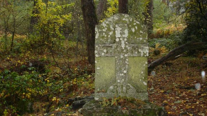 La misteriosa tumba del puente del Descalzo