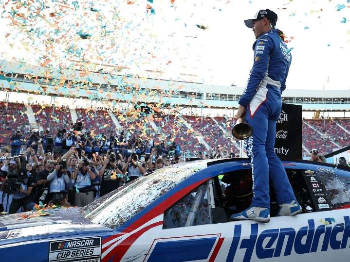 Larson wins 2nd NASCAR championship, denying Hamlin in OT