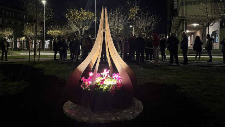 Inaugurado el monumento Luz Infinita en homenaje a las mujeres asesinadas por violencia de género