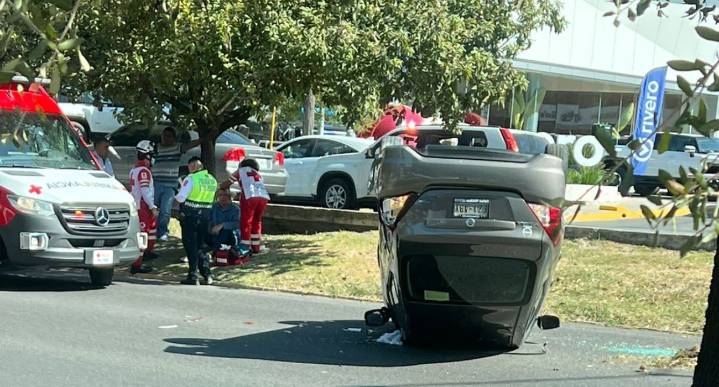 Se registra volcadura en San Pedro; hay un lesionado
