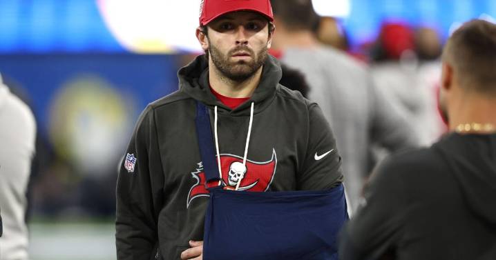 Buccaneers try to end 3-game skid against lowly Cardinals, who have dropped 8 of 9