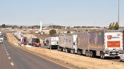 Son 4 carreteras con cierre total por bloqueo de transportistas y agricultores