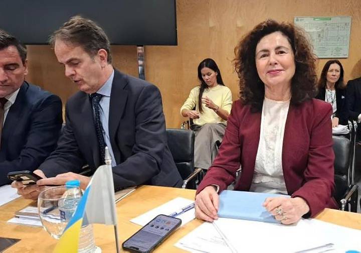 Montero dice que flexibilizará la regla de gasto pero Asián teme que no se llegue a tiempo