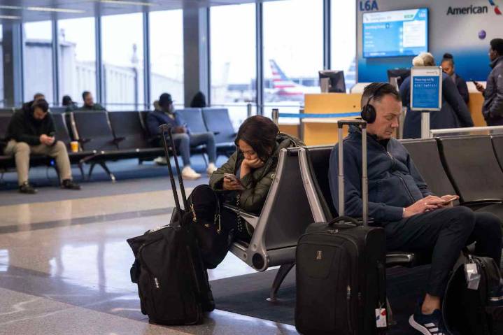 Flight cancellations and delays worsen as government shutdown drags on