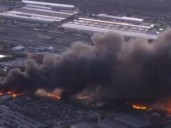 Tremendo accidente de un avión carguero que se estrelló cuando despegaba en Estados Unidos