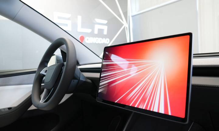 Tesla CEO Elon Musk teases insane capabilities of next major FSD update