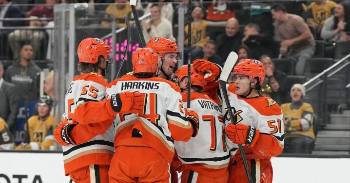 Jacob Trouba scores in OT to lift the Ducks past the Golden Knights, 4