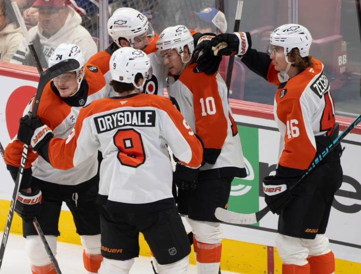 Surprising Flyers power play hits top half of NHL rankings