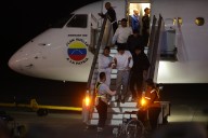 Llegan a Venezuela 283 migrantes repatriados desde Estados Unidos, entre ellos nueve niños
